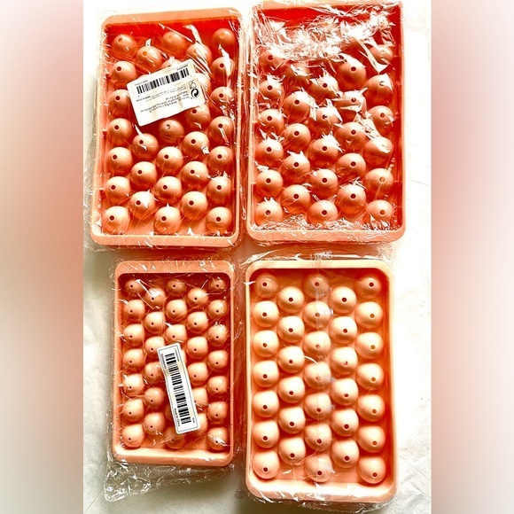 New! 4 Round Ice Cube Trays 3 Sizes Mini Water Bottle Pink - Picture 1 of 4